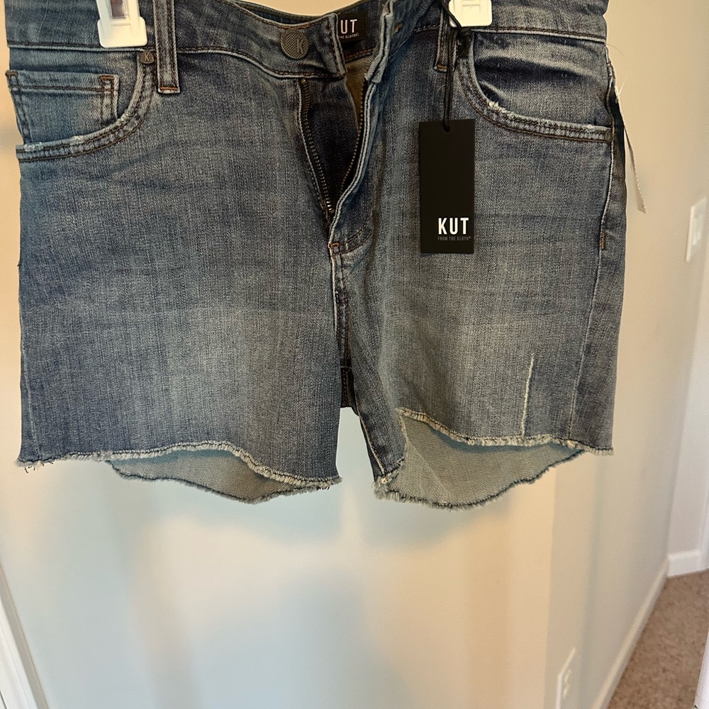 Kut from the Kloth NWT Denim Shorts with slight fringe. - Picture 3 of 3